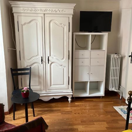 Chambre Papillon Avec Acces Terasse La Neuveville Exteriör bild