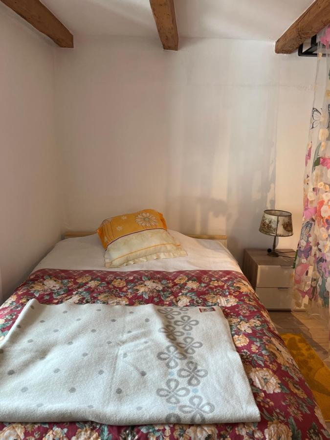 Chambre Papillon Avec Acces Terasse La Neuveville Exteriör bild