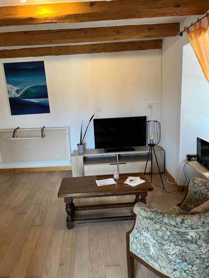 Chambre Papillon Avec Acces Terasse La Neuveville Exteriör bild